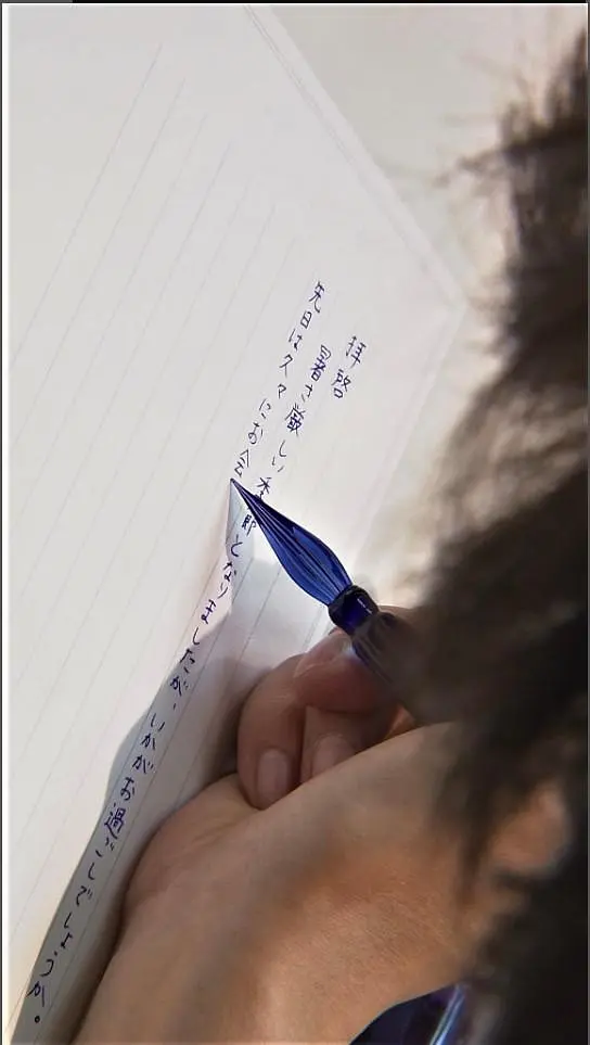 纪实72小时 文具店 给你寄一封信剧照2