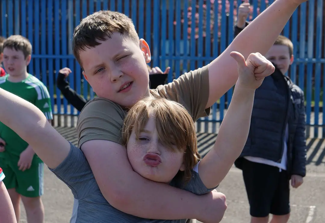 年轻的柏拉图剧照2