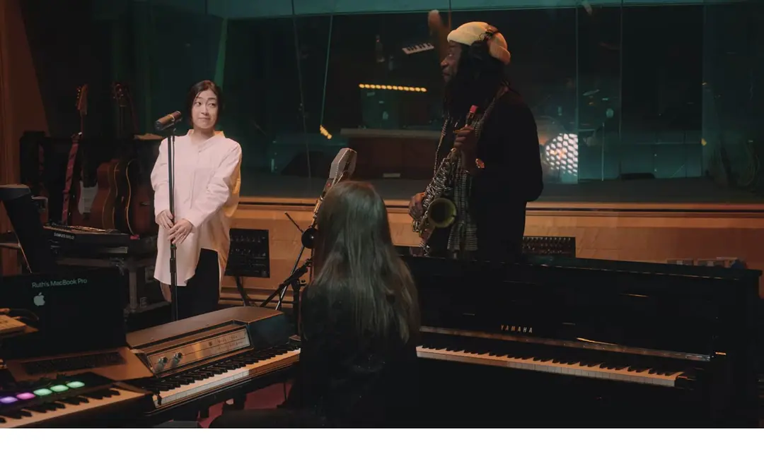 宇多田光首次录音棚演唱会剧照2