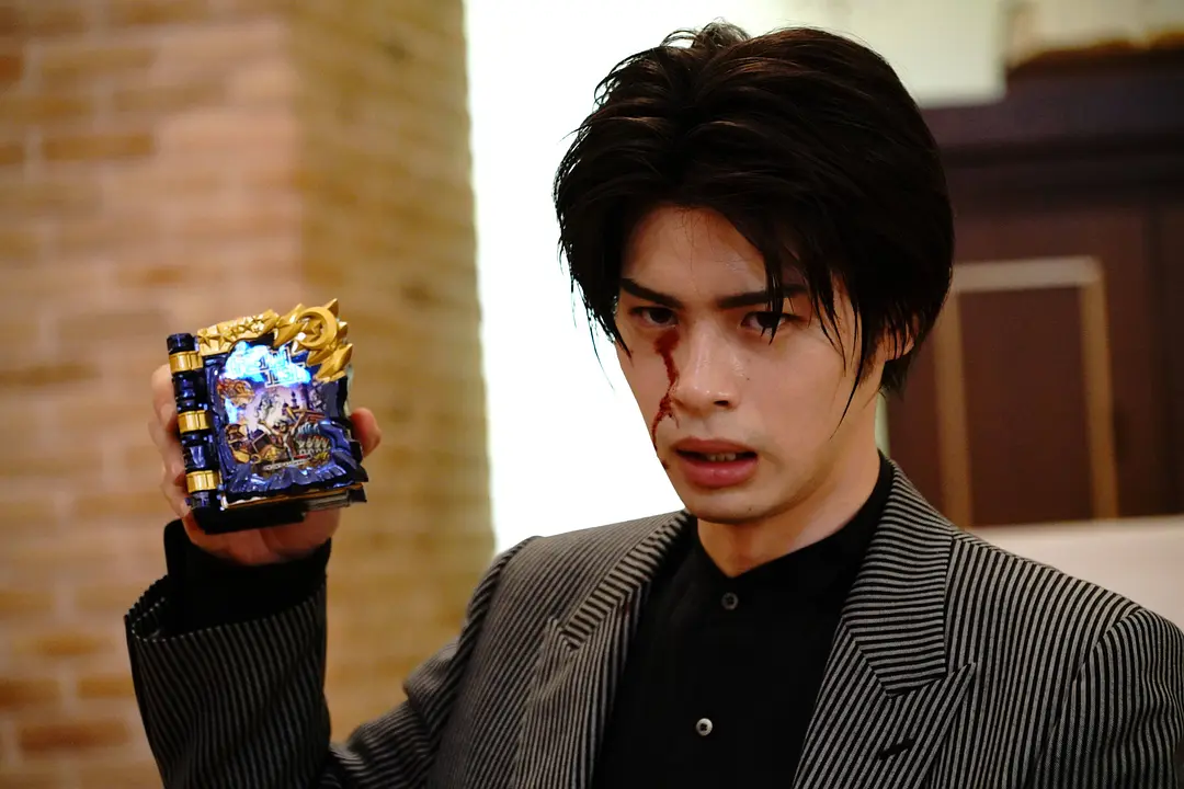 假面骑士圣刃 深罪的三重奏剧照1