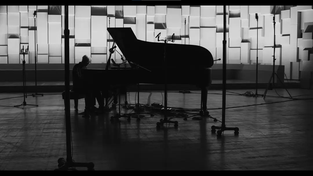 坂本龙一特别线上钢琴独奏会2022剧照3