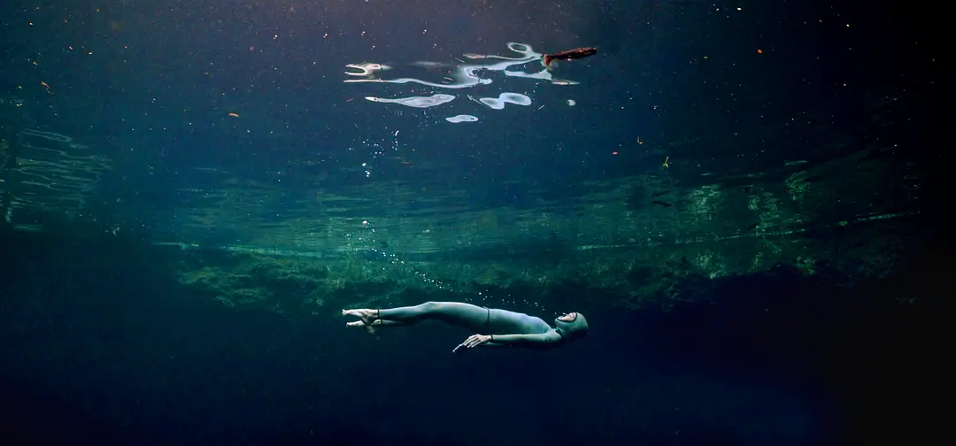 最深的呼吸：自由潜之恋剧照2