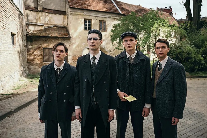 真理与背叛剧照3