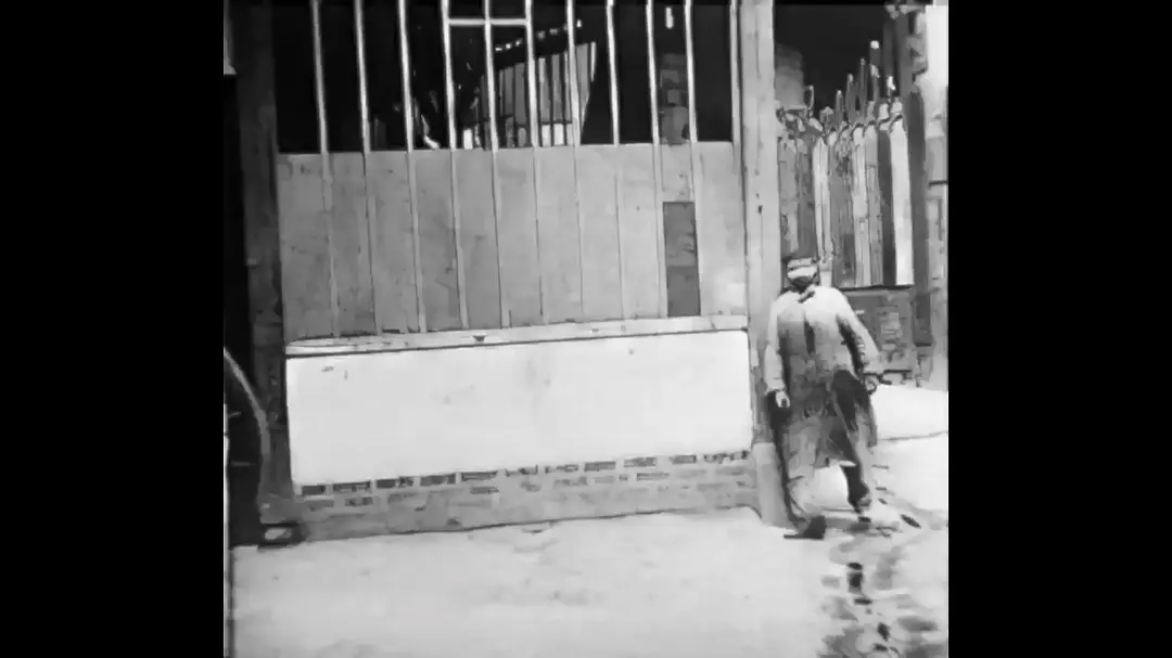 绕过墙角者剧照1