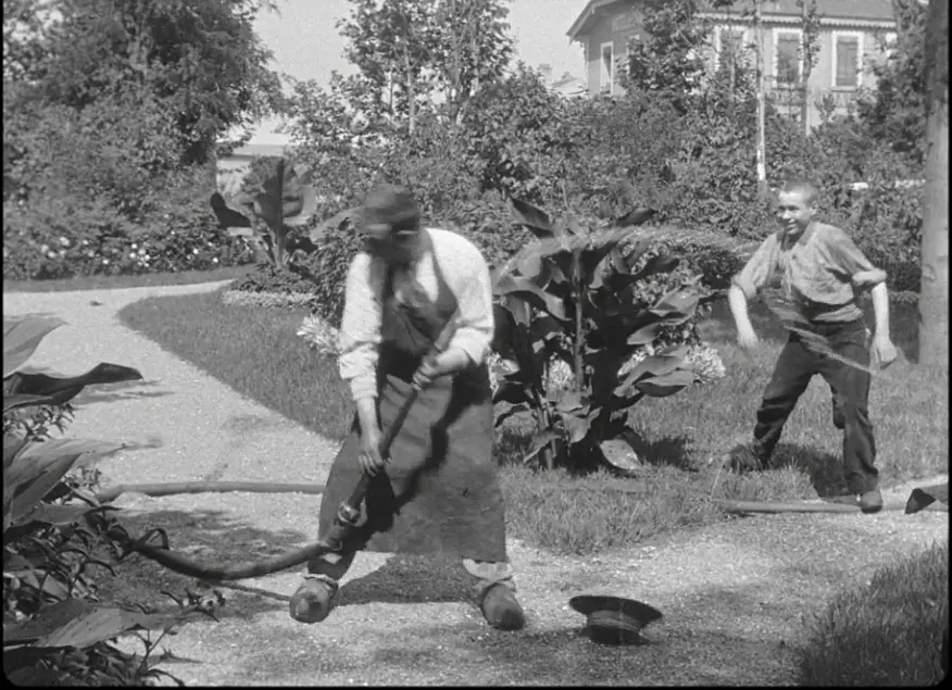 水浇园丁2剧照2