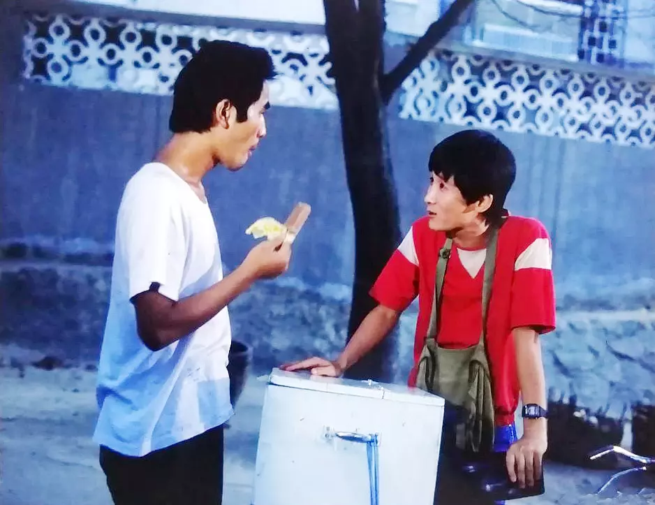 大学生轶事剧照2