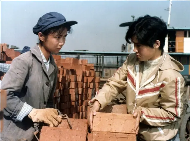 女大学生宿舍剧照2