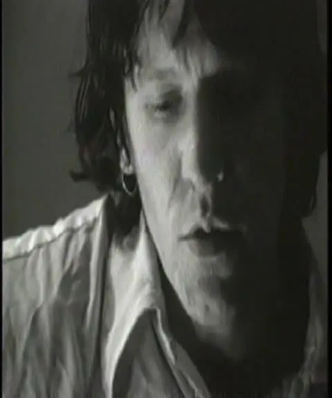 埃利奥特·史密斯的雕像剧照2