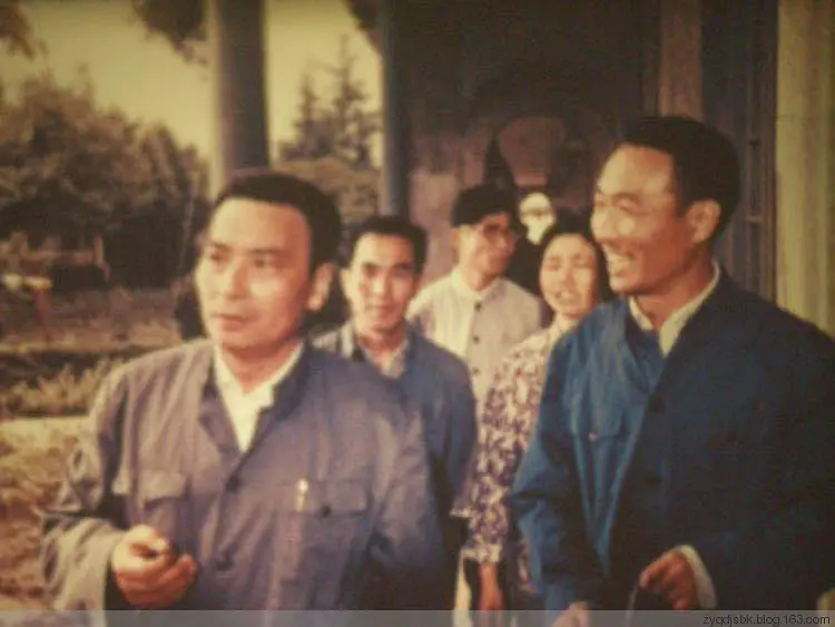 欢腾的小凉河剧照1