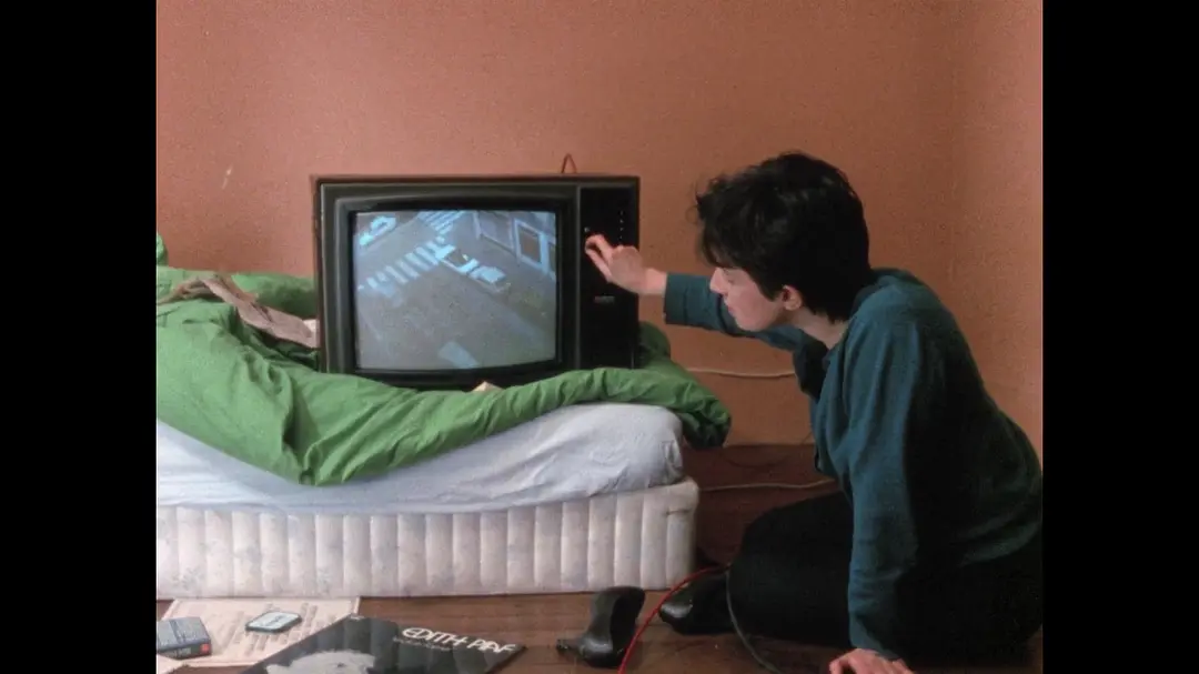 提行李箱的人剧照2