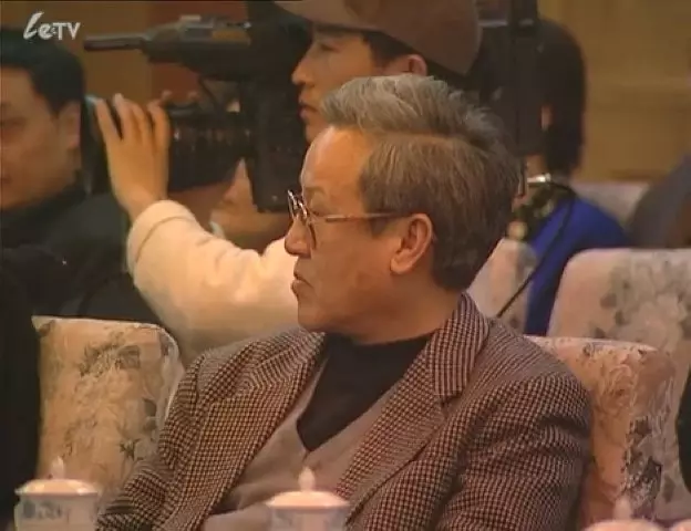 2000年冯小刚的一天剧照2