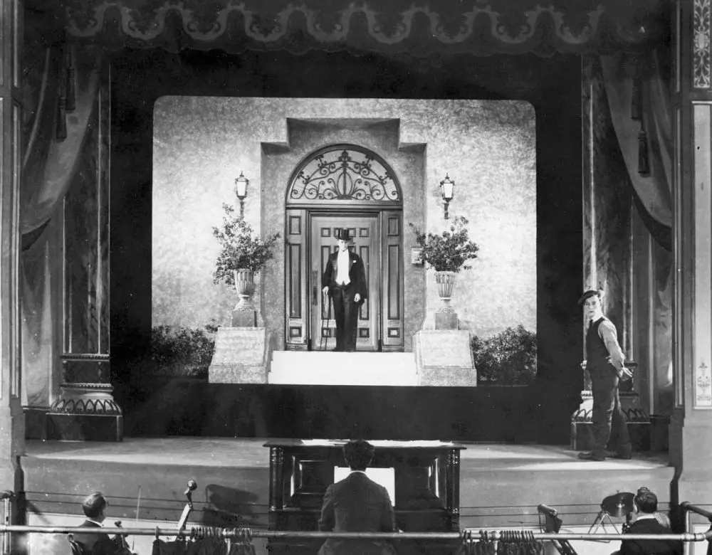 福尔摩斯二世剧照2