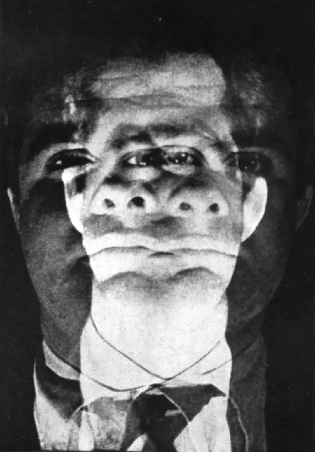 早餐前的幽灵剧照1