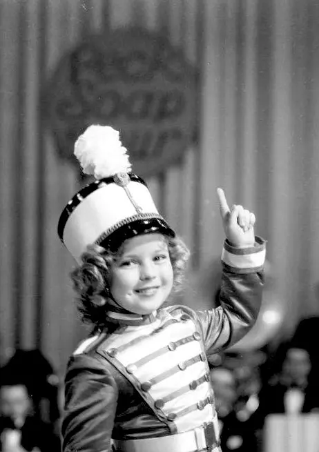 可怜的富家小姑娘剧照1