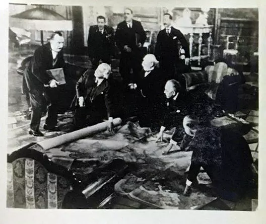 列宁在一九一八剧照1