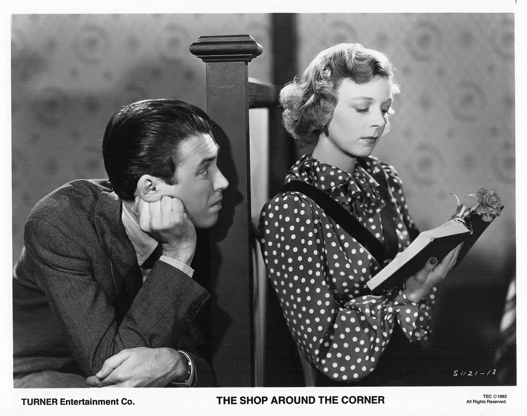 街角的商店剧照1