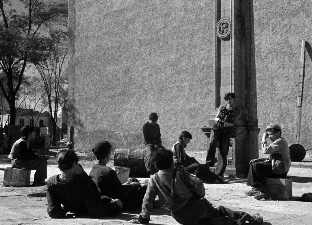 被遗忘的人们剧照3