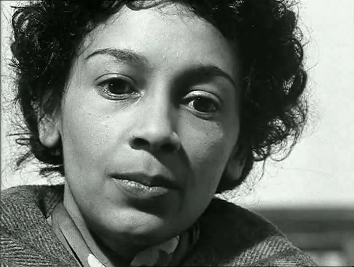 雕像也会死亡剧照1