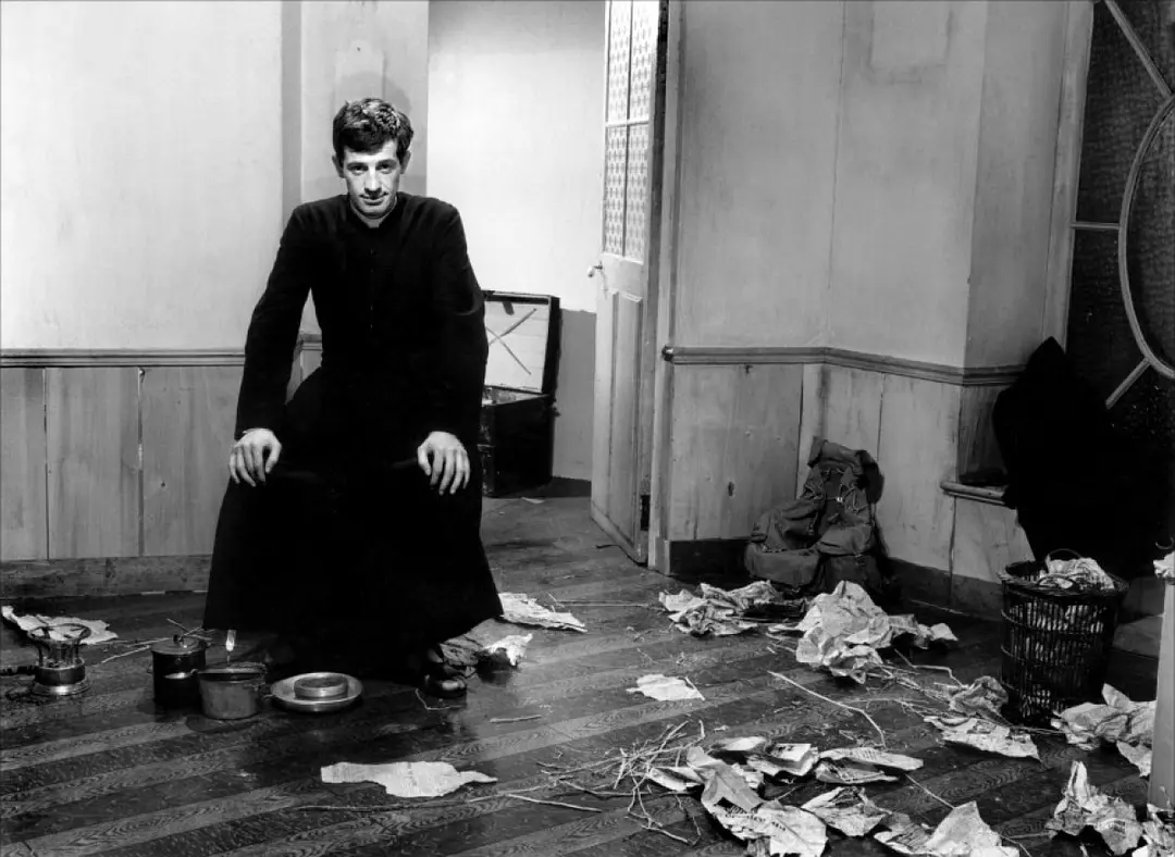 莱昂莫汉神父剧照2