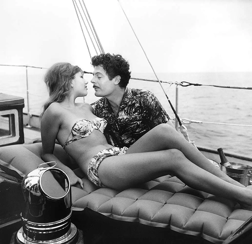 意大利式离婚剧照1