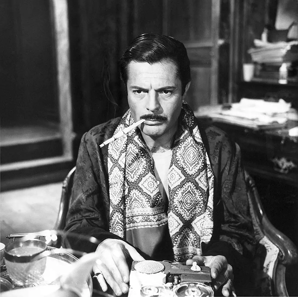 意大利式离婚剧照3