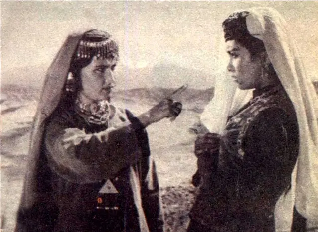 冰山上的来客剧照1