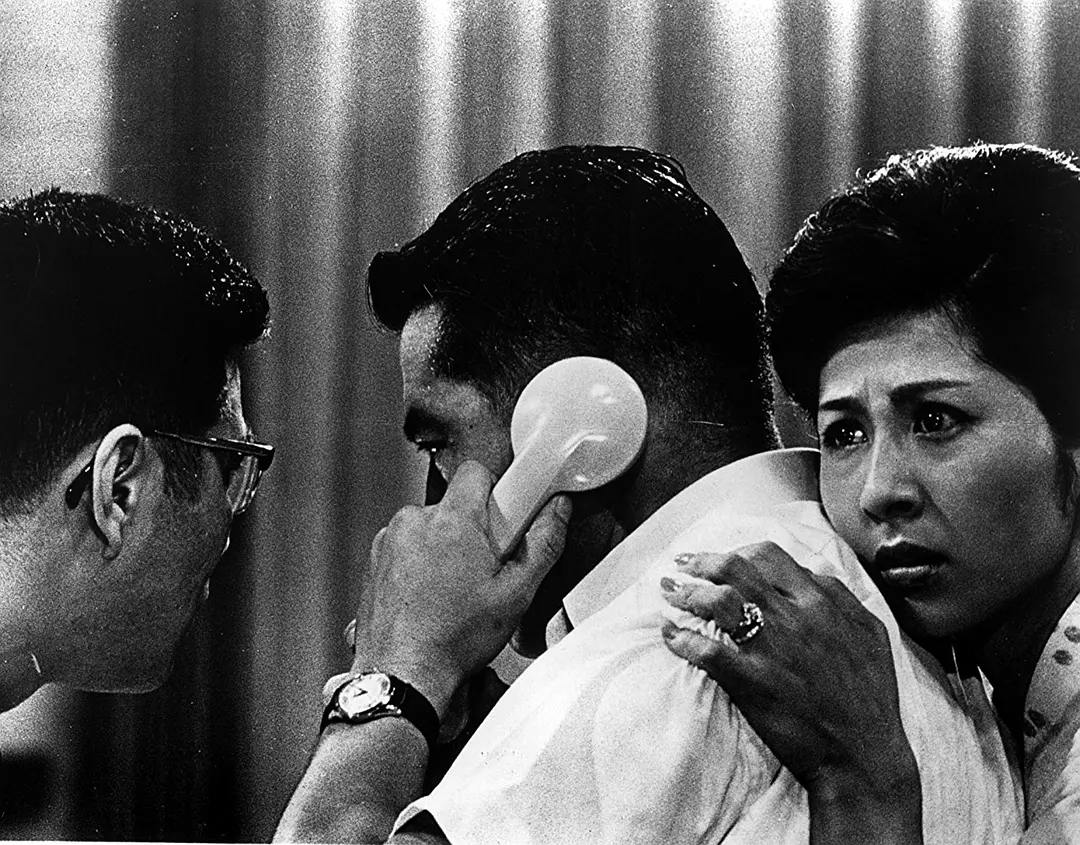 天国与地狱剧照3