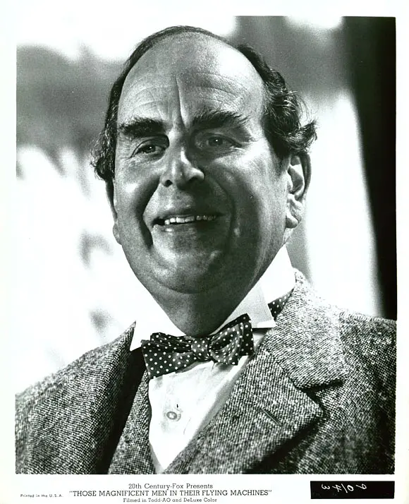 飞行器里的好小伙,或我是怎样花25小时11分从伦敦飞到巴黎剧照1