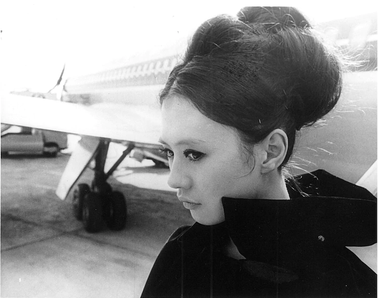 飞不了的沉默剧照1