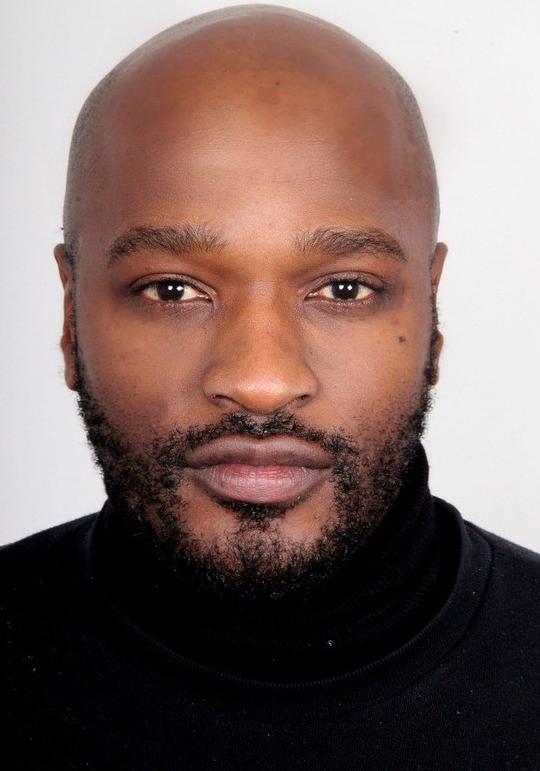 邦戈·姆布图马 Bongo Mbutuma照片