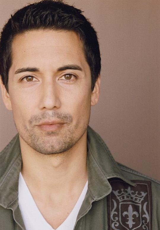 库尔特·卡塞雷斯 Kurt Caceres照片