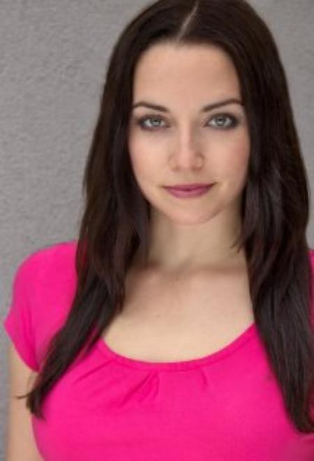 詹妮弗·皮达维克 Jennifer Pudavick照片