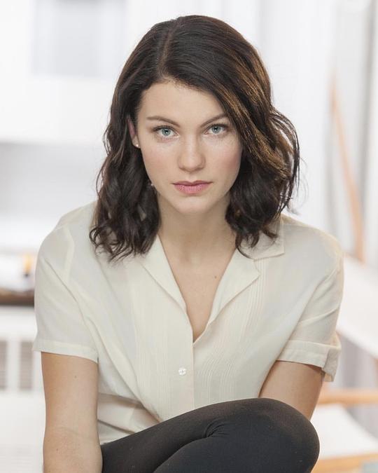 安娜·布拉德-维尔纳 Anna Bullard-Werner照片