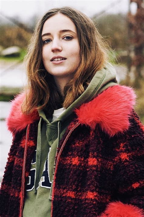 范妮·博内代尔 Fanny Bornedal照片