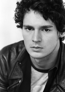 本杰明·沃克 Benjamin Walker照片