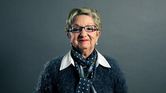 伊西娅尔·艾斯普鲁 Itziar Aizpuru照片