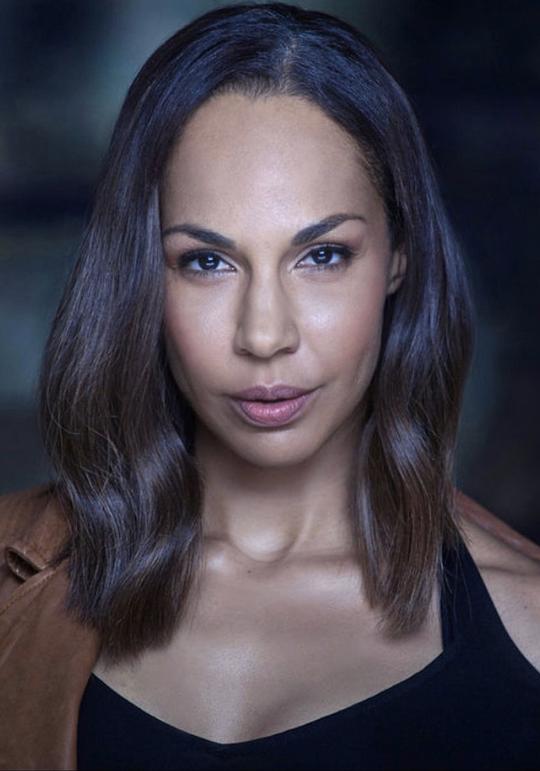 阿曼达·布鲁盖尔 Amanda Brugel照片