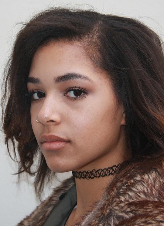 卢娜·巴蒂斯特·夏勒 Luna Baptiste Schaller照片