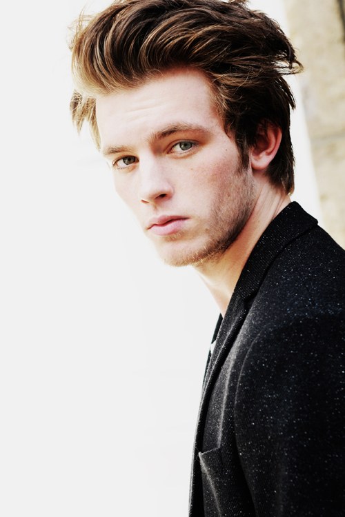 扬尼斯·尼韦纳 Jannis Niewöhner照片