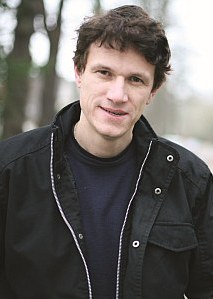 格雷⼽·施尼茨勒 Gregor Schnitzler照片