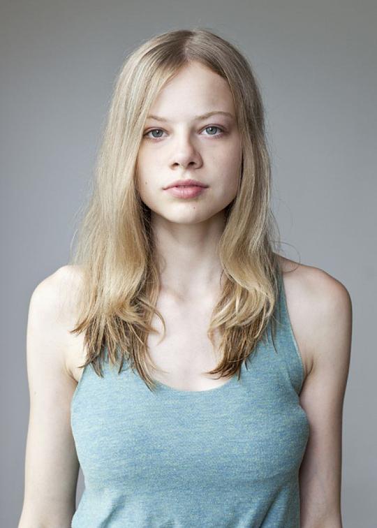 艾玛·巴丁 Emma Bading照片