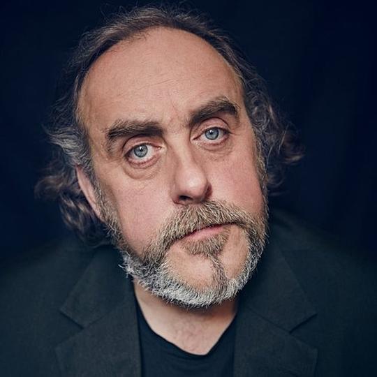 安格斯·巴尼特 Angus Barnett照片