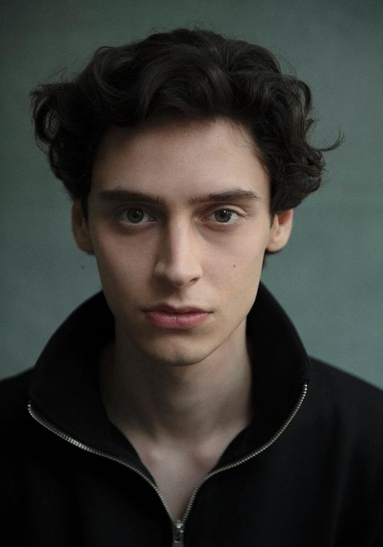 埃伦·M·古韦尔金 Eren M. Güvercin照片