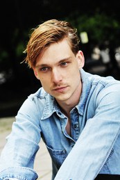 丹尼尔·施特雷塞尔 Daniel Sträßer照片