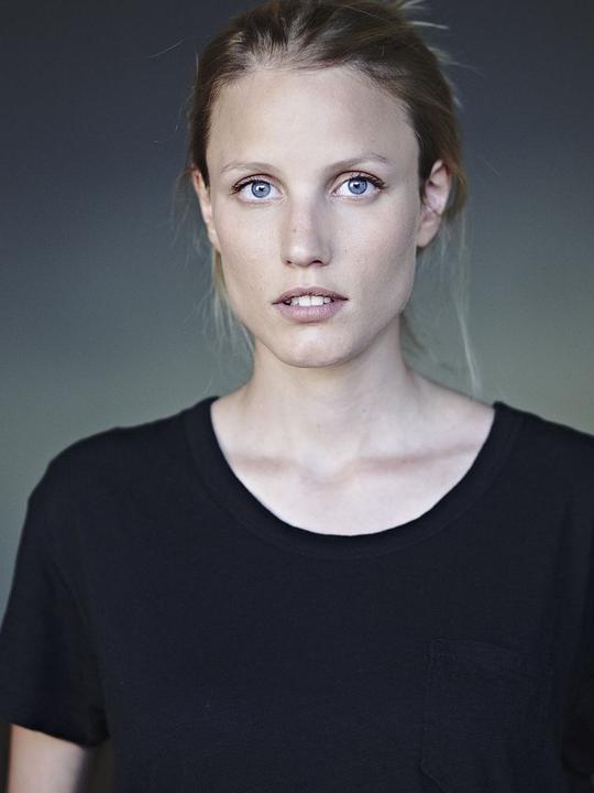 伊莎贝尔·提尔昊 Isabel Thierauch照片