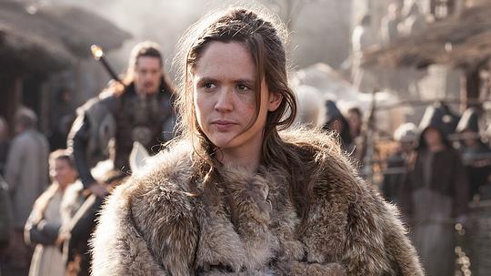 艾米莉·考克斯 Emily Cox照片