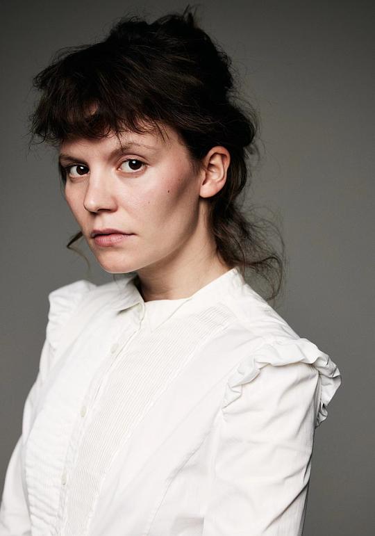 弗里达·伯恩哈德 Frieda Barnhard照片