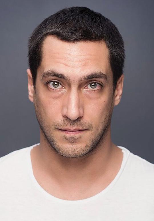 伯克·哈克曼 Berk Hakman照片