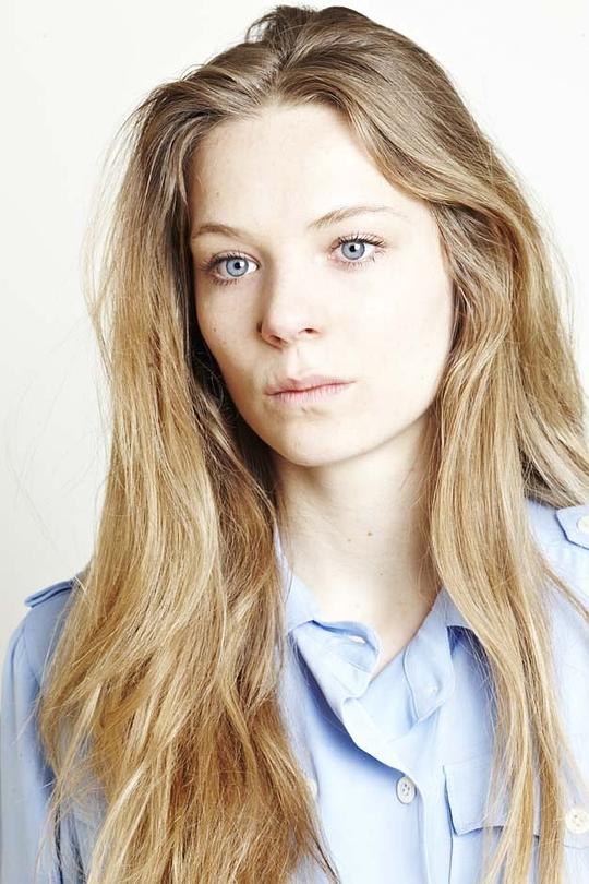 莉莉丝·斯坦根博格 Lilith Stangenberg照片