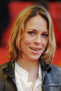 安妮克·金·萨尔诺 Anneke Kim Sarnau照片